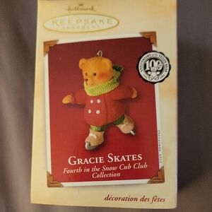 2002 Hallmark Gracie Skates Bear Ornament - Snow Cub Club Series